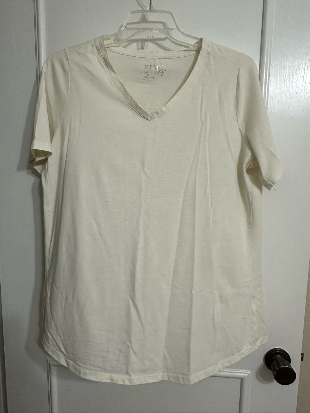 Everyday V-Neck Short Sleeve Top in Cream size 0X or 14W